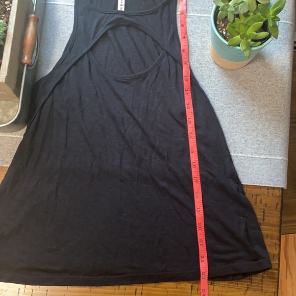 Emma & Sam Keyhole Tank - Picture 8 of 8